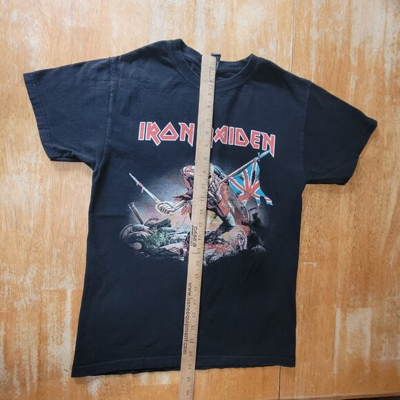 Small Vintage Iron Maiden The Trooper M&O Gold Graphic Concert T Shirt - Picture 8 of 9